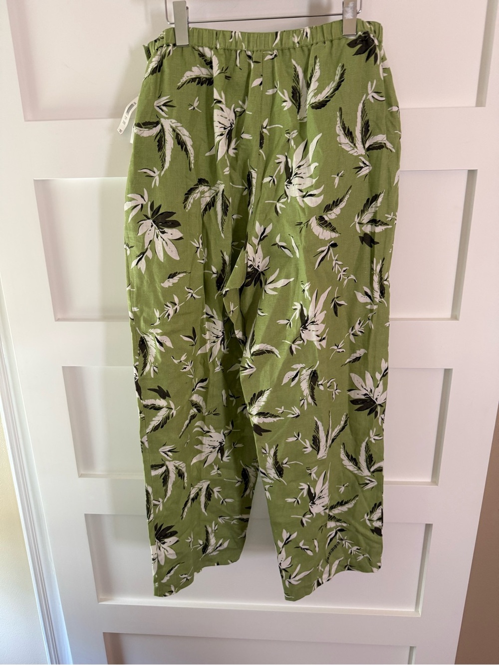 JM Collection Light Green Linen floral pant headstock new with tags